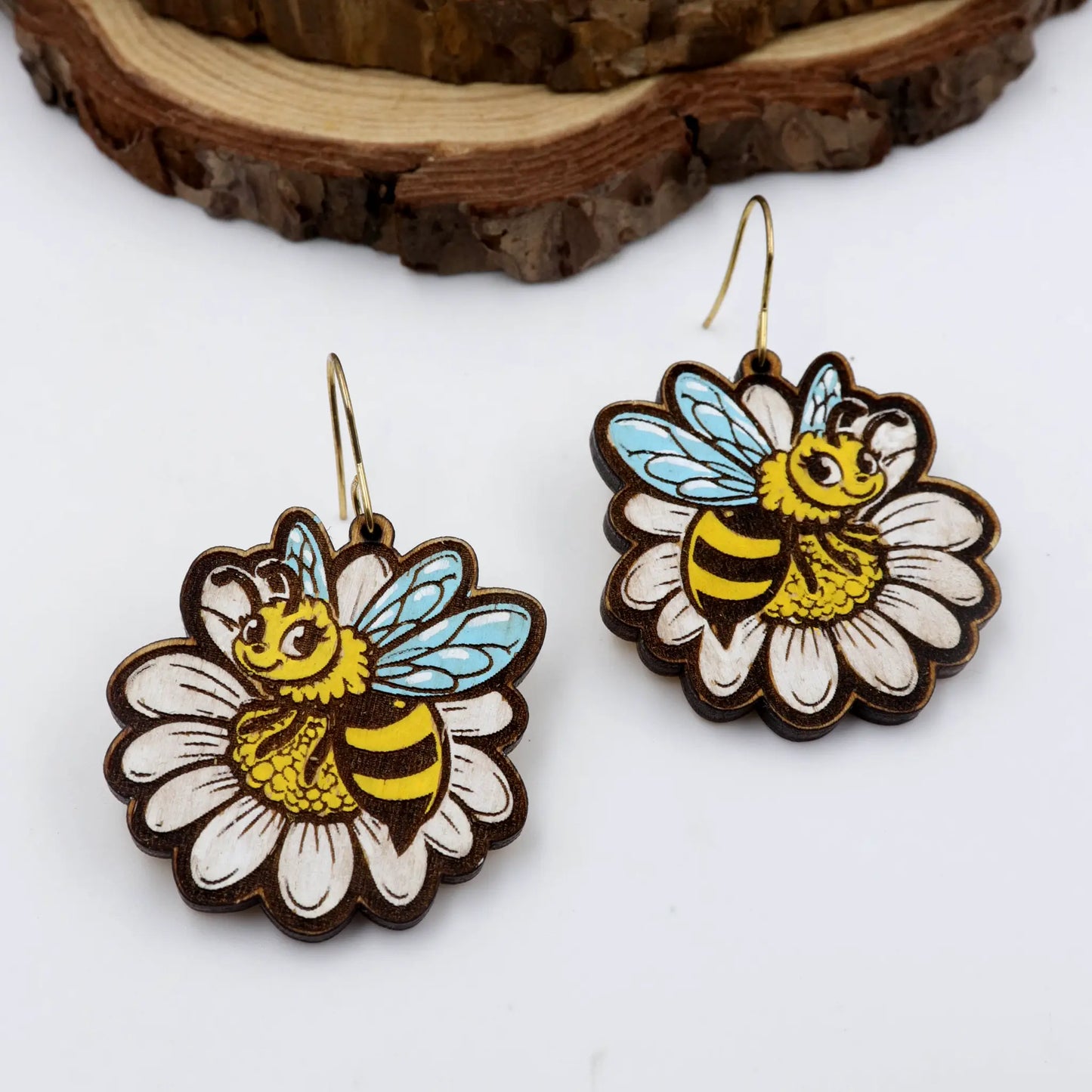 honey bee on a daisy flower laser cut earring file available in svg pdf and dxf files