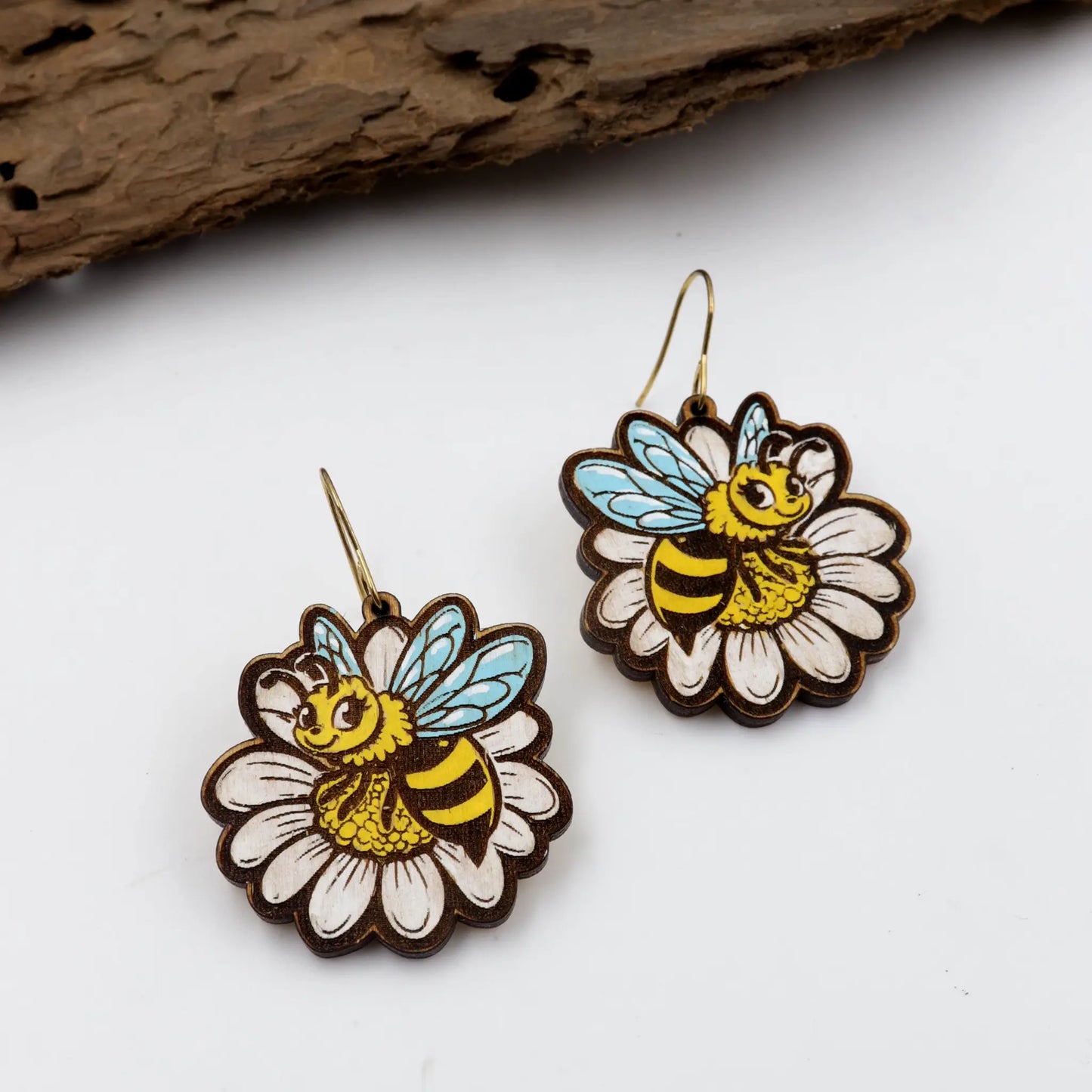 honey bee on a daisy flower laser cut earring file available in svg pdf and dxf files