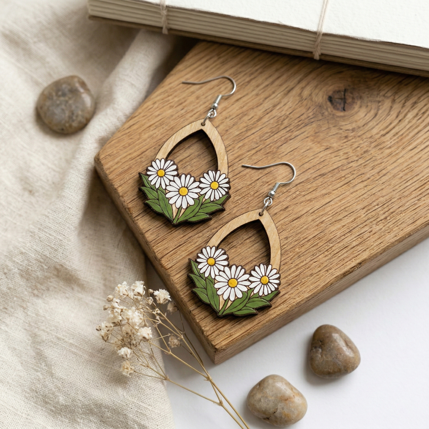 daisy floral wooden laser cut earrings file (SVG, DXF and PDF)